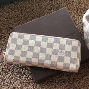 Louis Vuitton Damier wallet. Authentic